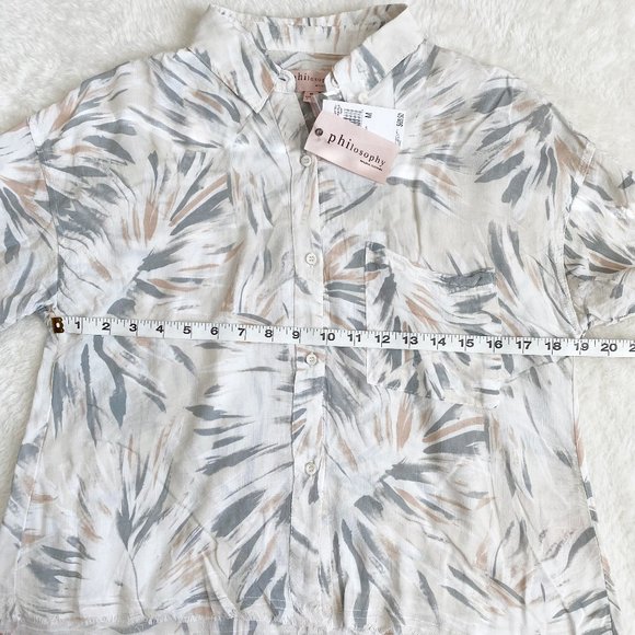Philosophy, Women's Short Sleeve Button Down Shirt, Light Tan Size Medium - Picture 2 of 8